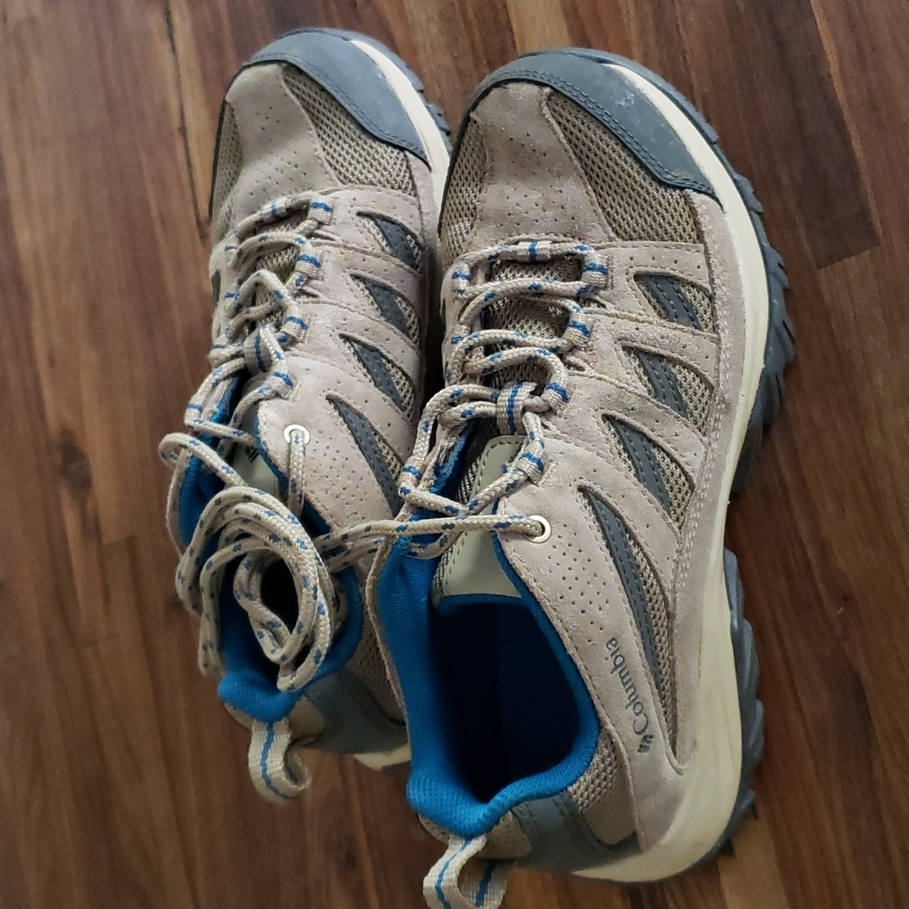 Barely worn!! Columbia breathable hikers - womens size 6.5 WIDE